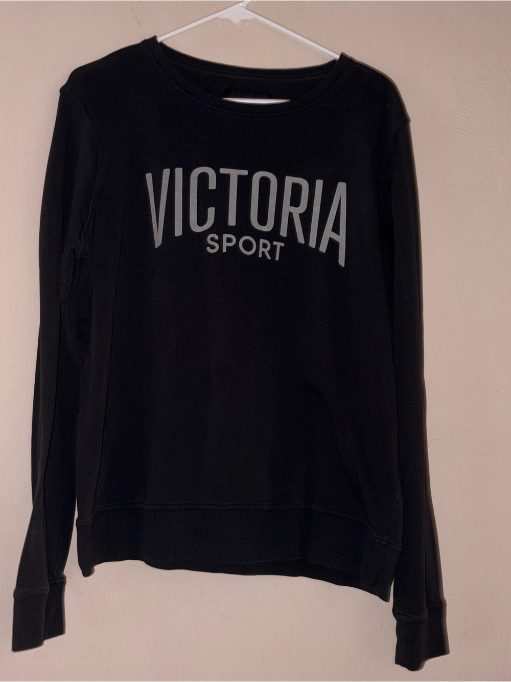 Victoria Sport Black Fleece Crewneck Sweatshirt Graphic Pullover Size Large